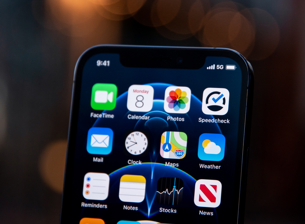 安图苹果手机维修分享为什么 iPhone 12 在冬季会自动关机 